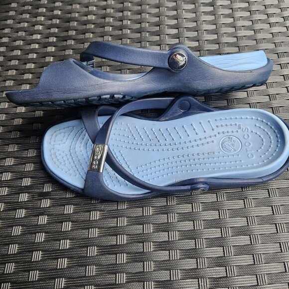 Crocs Women's Blue Flat Strappy Sandals Size 6 Waterproof Flexible Comfortable - Picture 3 of 9